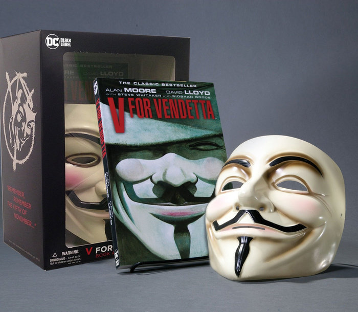 V for Vendetta Book & Mask Set